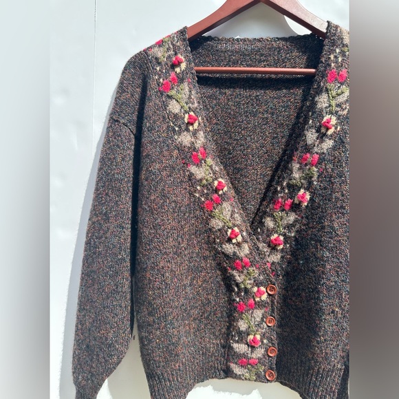 Women’s Knit Cardigan Brown Flower Details Size Small - Picture 2 of 13